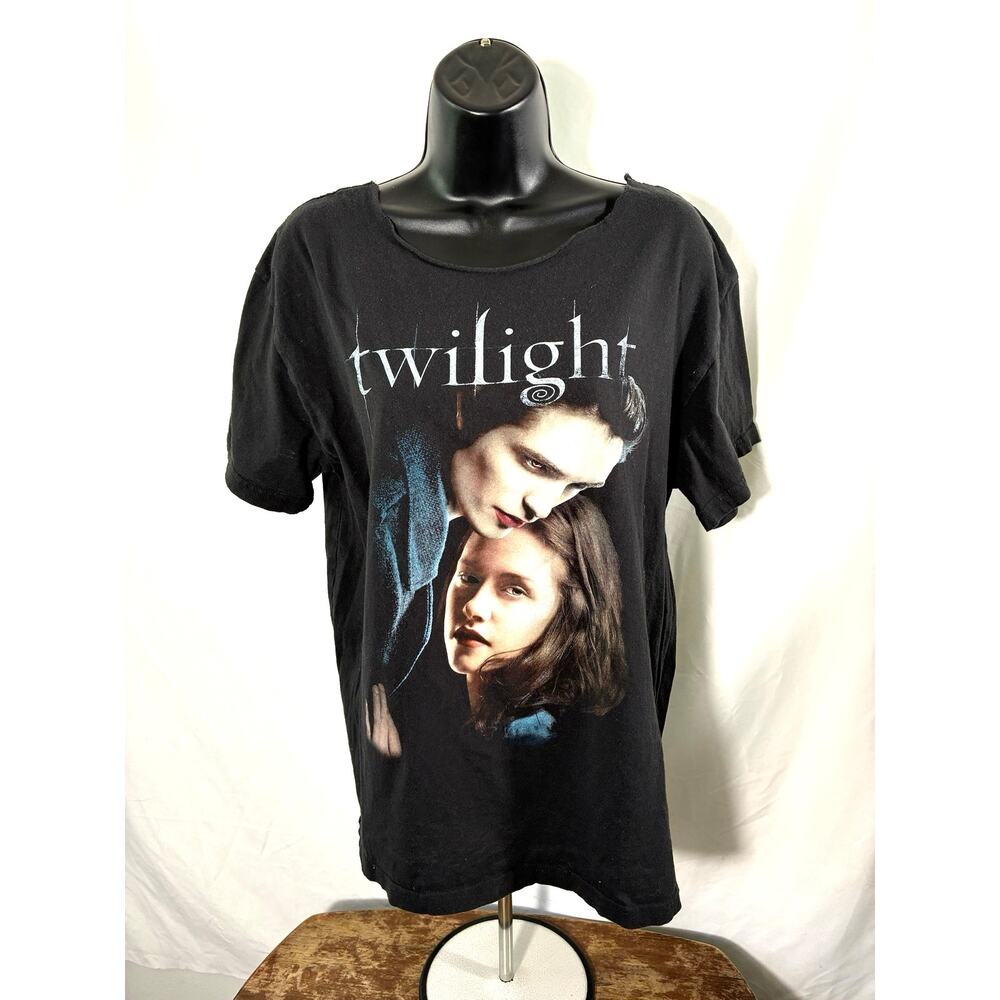 Twilight Edward Bella Graphic Tee Large